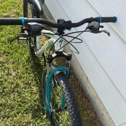 Specialized myka size small Wheel Size 27.5