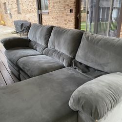 Free Sectional  $$$…  Located In Addition IL 