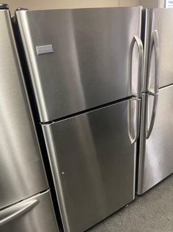 Deal: Frigidaire Stainless Top Mount Refrigerator – Adjustable Shelves