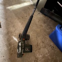 Black & Decker 1.5 HP electric edger or trimmer. Brand: Black & Decker Power: 1.5 Horsepower (H.P.) Features: High Torque Gear Drive system Applicatio