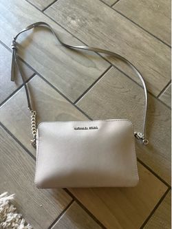Michael kors crossbody bag