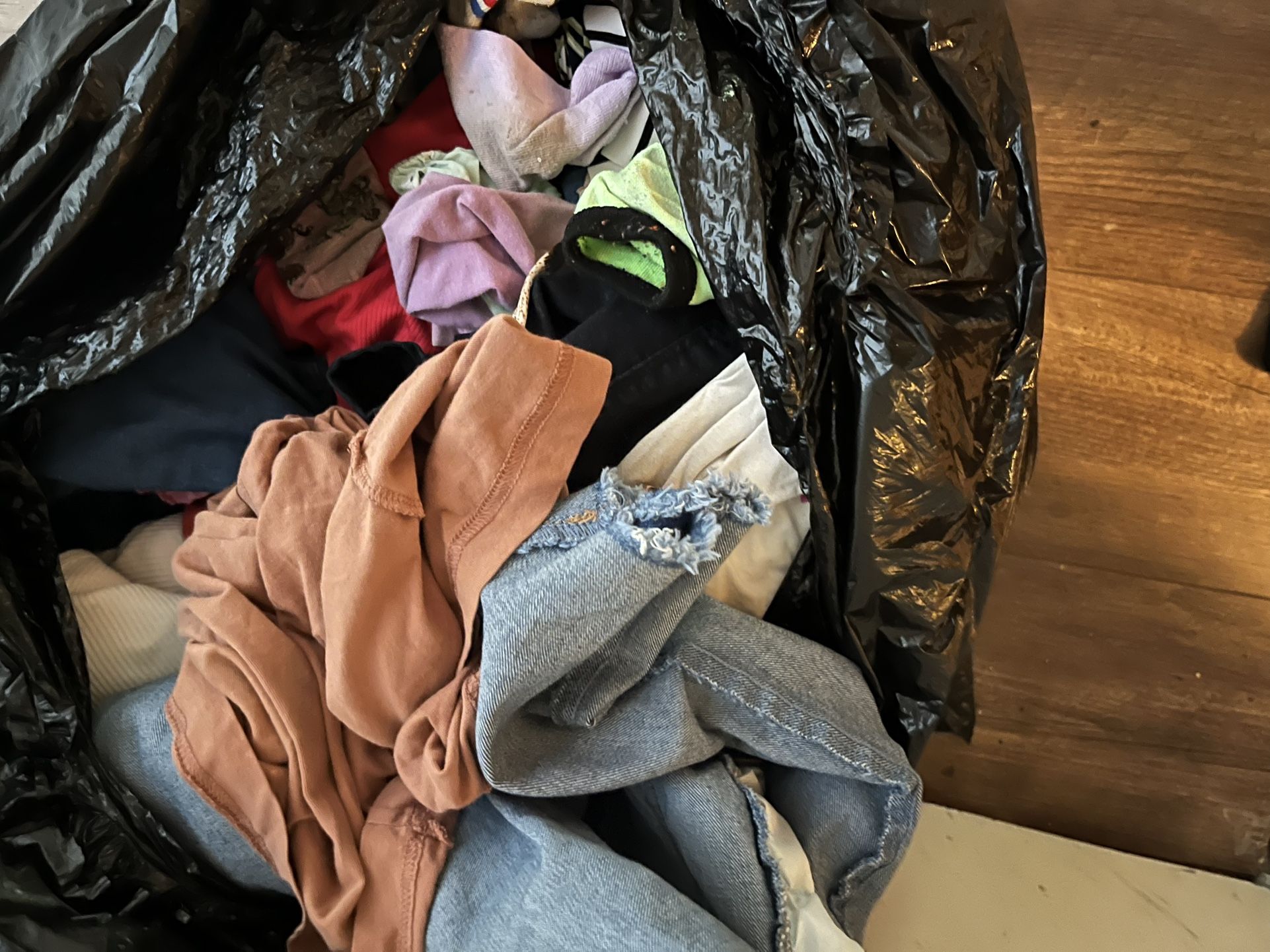 VARIETY OF CLOTHES NAME BRAND