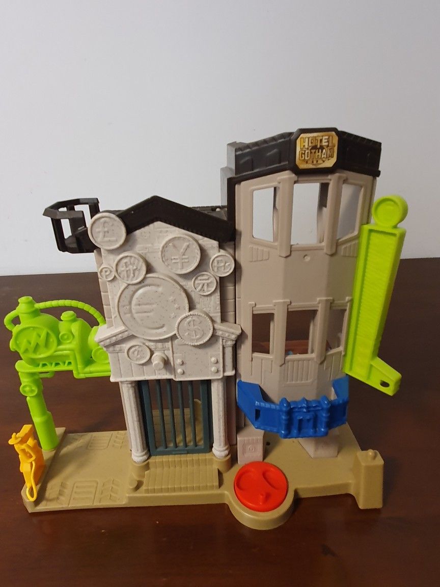 batman hotel gotham $10