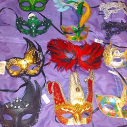  15 Mascarade Mask 