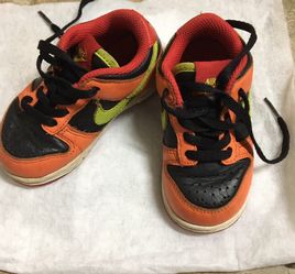 Little boys Nike shoes sz 6