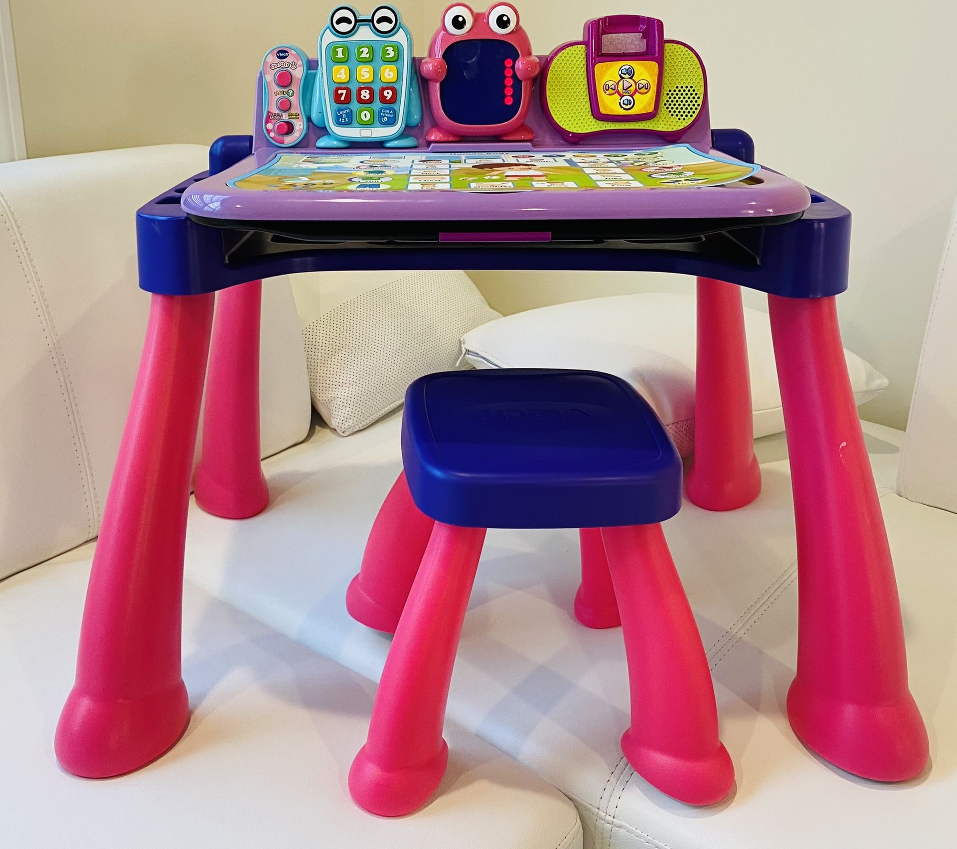 Vetch Touch and Learn Activity Desk