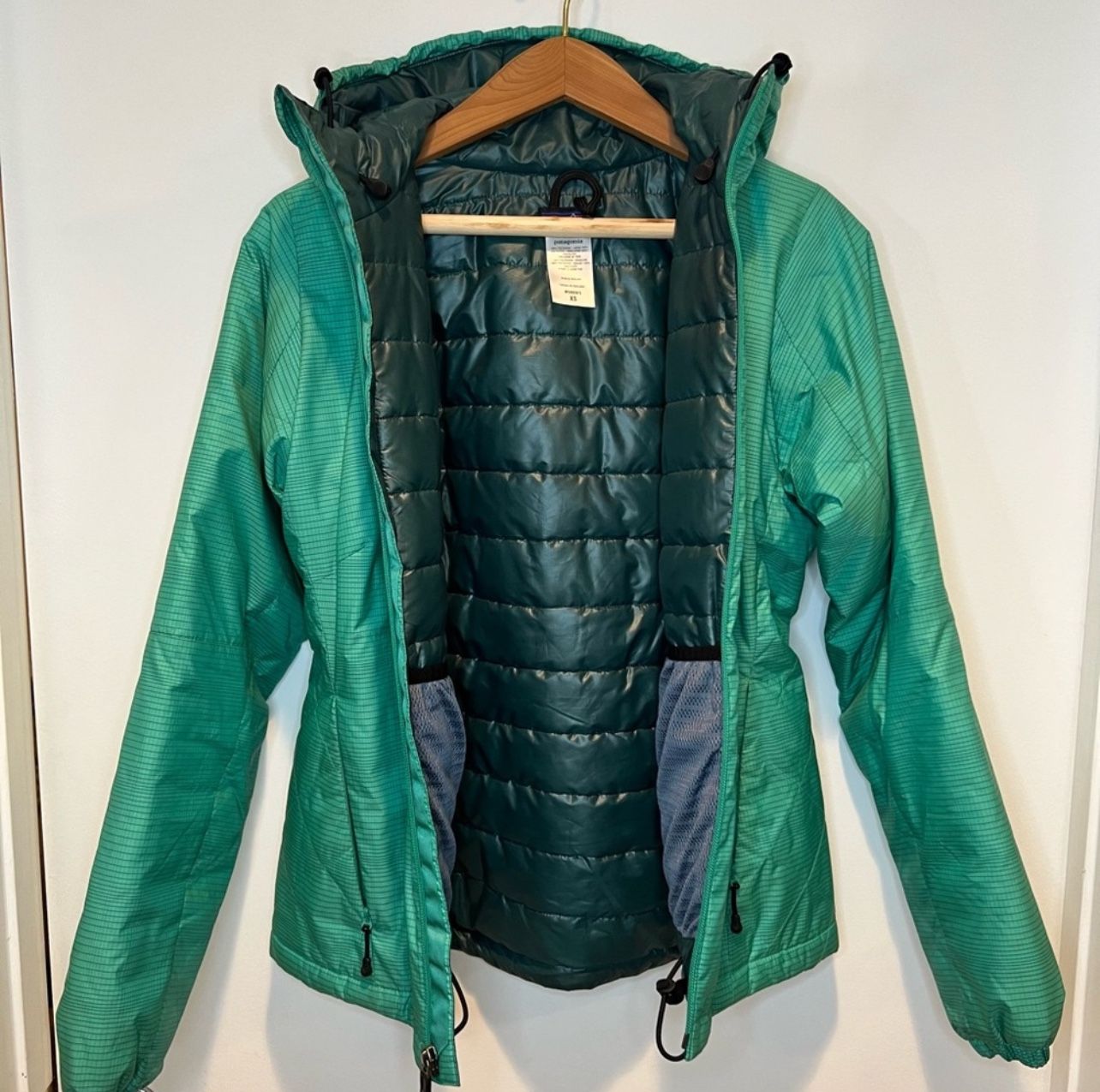 Patagonia Women’s Micro Puff Hooded Jacket Teal Green Grid Size XS