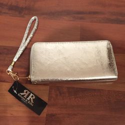 BRAND NEW SILVER WRISTLET