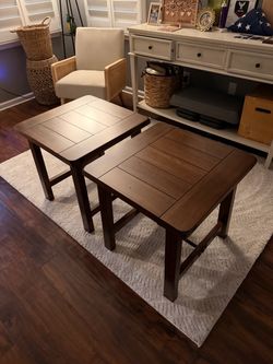 Set of 2 Wooden End Tables