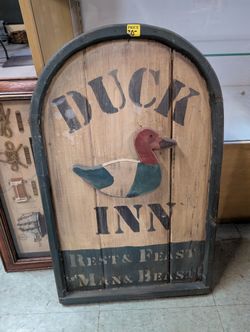 Vintage Rustic “Duck Inn” Hand-Painted Wooden Sign Wall Decor