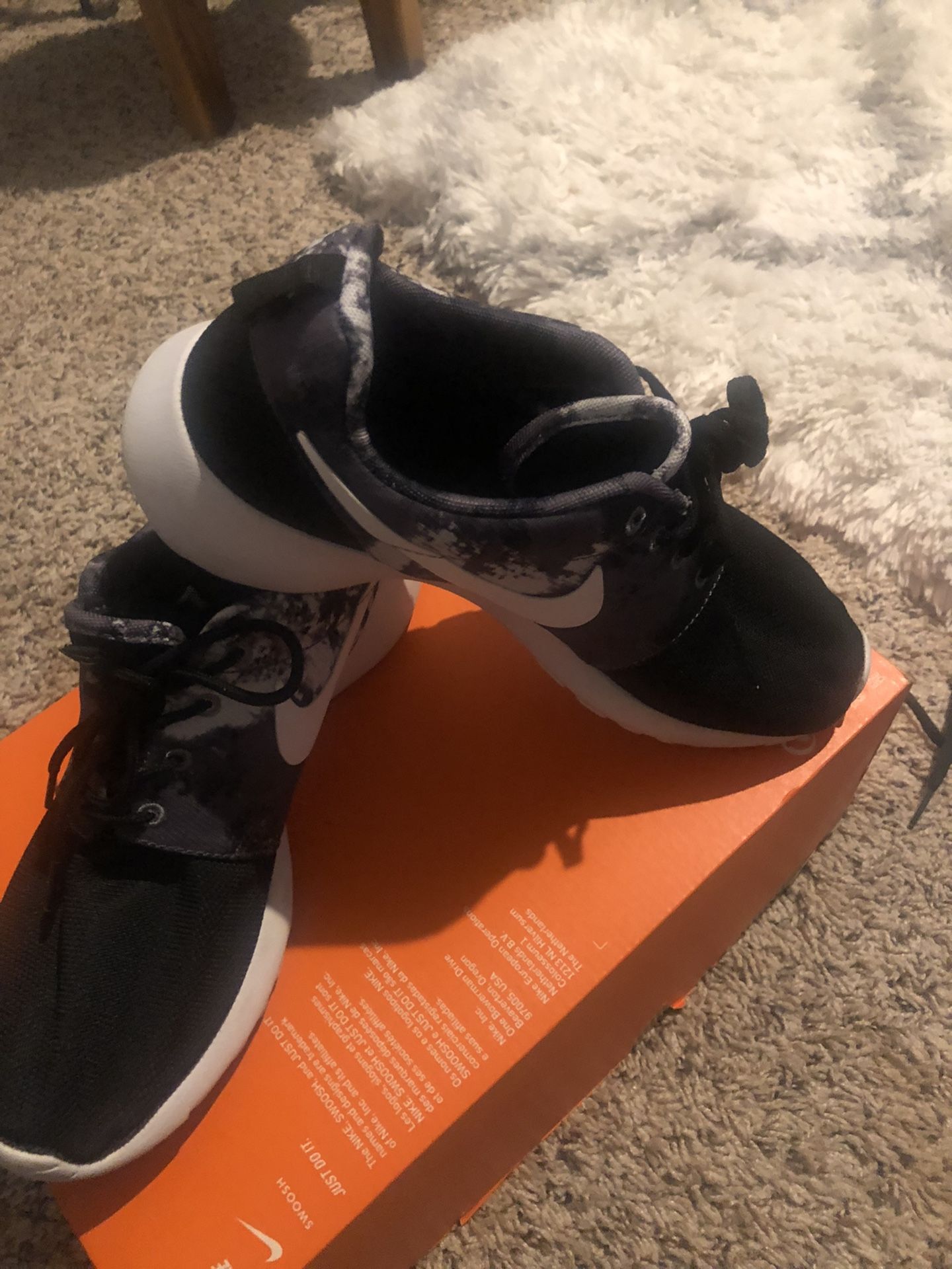 Nike Women’s Shoes Size 8