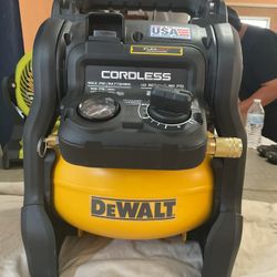 Dewalt Brushless 20v Cordless 2.5 Gallon Air Compressor 