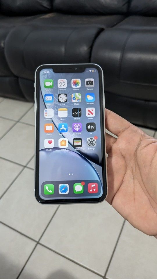 iPhone XR 128gb Fully Unlocked Battery Health 90% Perfect Condition 