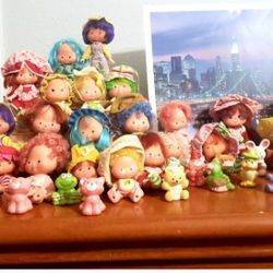 Vintage Strawberry Shortcake Dolls Lot With Babies, Pets & Clothes