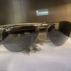 Ray bans Aviator Sunglasses (polarized) 