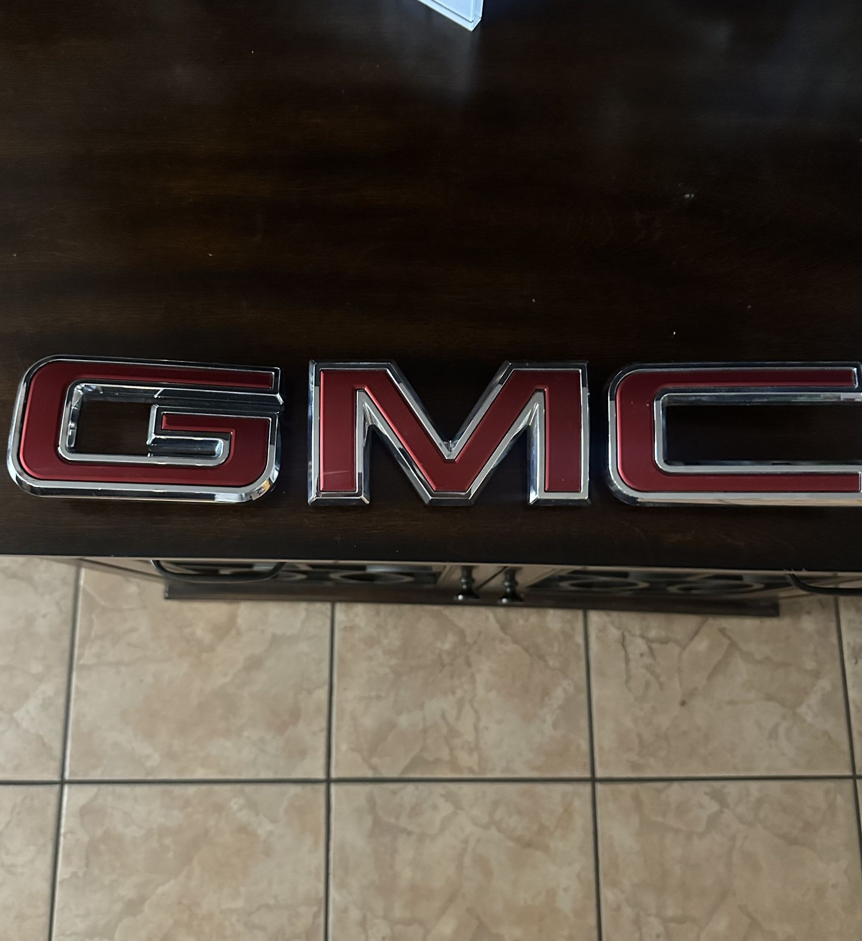 GMC grill emblem 2022-24