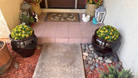 Set of 2 big flower pots decor