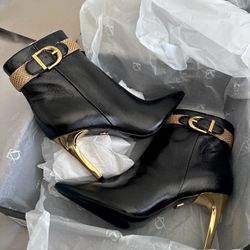 Donna Karan Sylvia Stiletto Boot Size 6