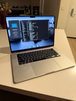 Macbook Air 15” M4 24GB Ram 512GB SSD
