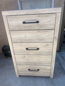 Five-drawer dresser
