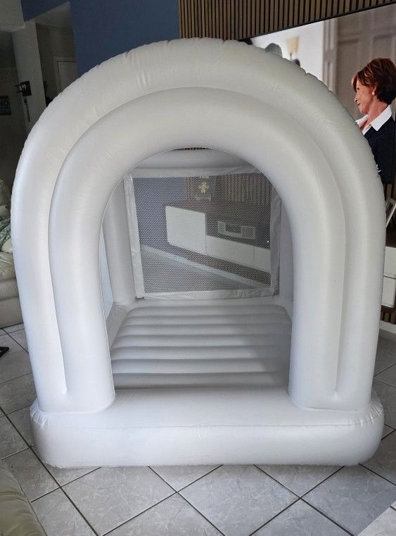 SMOL Mini Bounce House