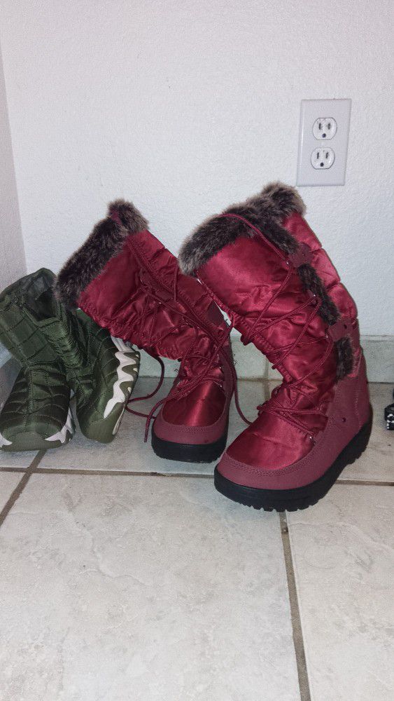 Snow Boots Size 7.5
