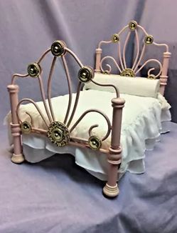 American girl doll Bed - Rare Retired 