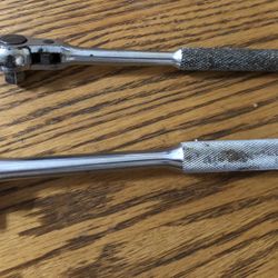 For sale, 2 Ratchet, they work, needs a bit of clean up. 