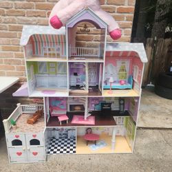 Large Kidcraft Dollhuse