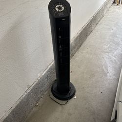 Preowned Sunter 40” Tower Fan with Remote Control 