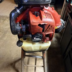 Sopladora Comercial De Mochila Redmax Ebz7500 Sopla Supper Potente Pido $$275 O Una Oferta Rasonable