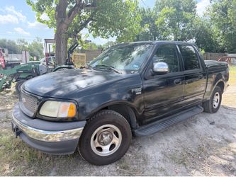 2001 FORD F-150 IN FOR PARTS!