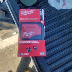 Milwaukee Usb 3.0 Jobsite Earbuds