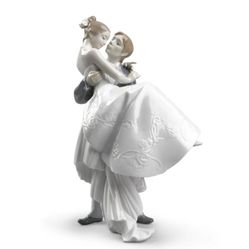 Lladro - The Happiest Day Figurine 