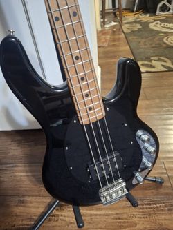 Ernie Ball Musicman Stingray Special USA