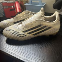 Soccer Shoes Size 8