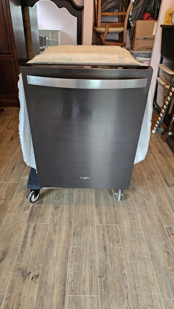Whirlpool Black Stainless Steel Dishwasher 