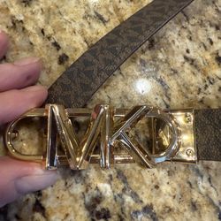 Women’s Michael Kors Reversible Belt 37”