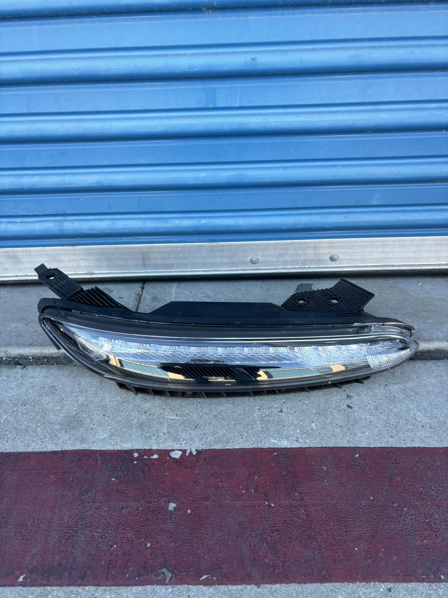 2021,2022,2023 Hyundai Kona Day Time Running Light/Direccional LED Rh Passenger Oem,Original Ask