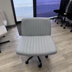 New Criss Cross Fabric Chair with Wheels