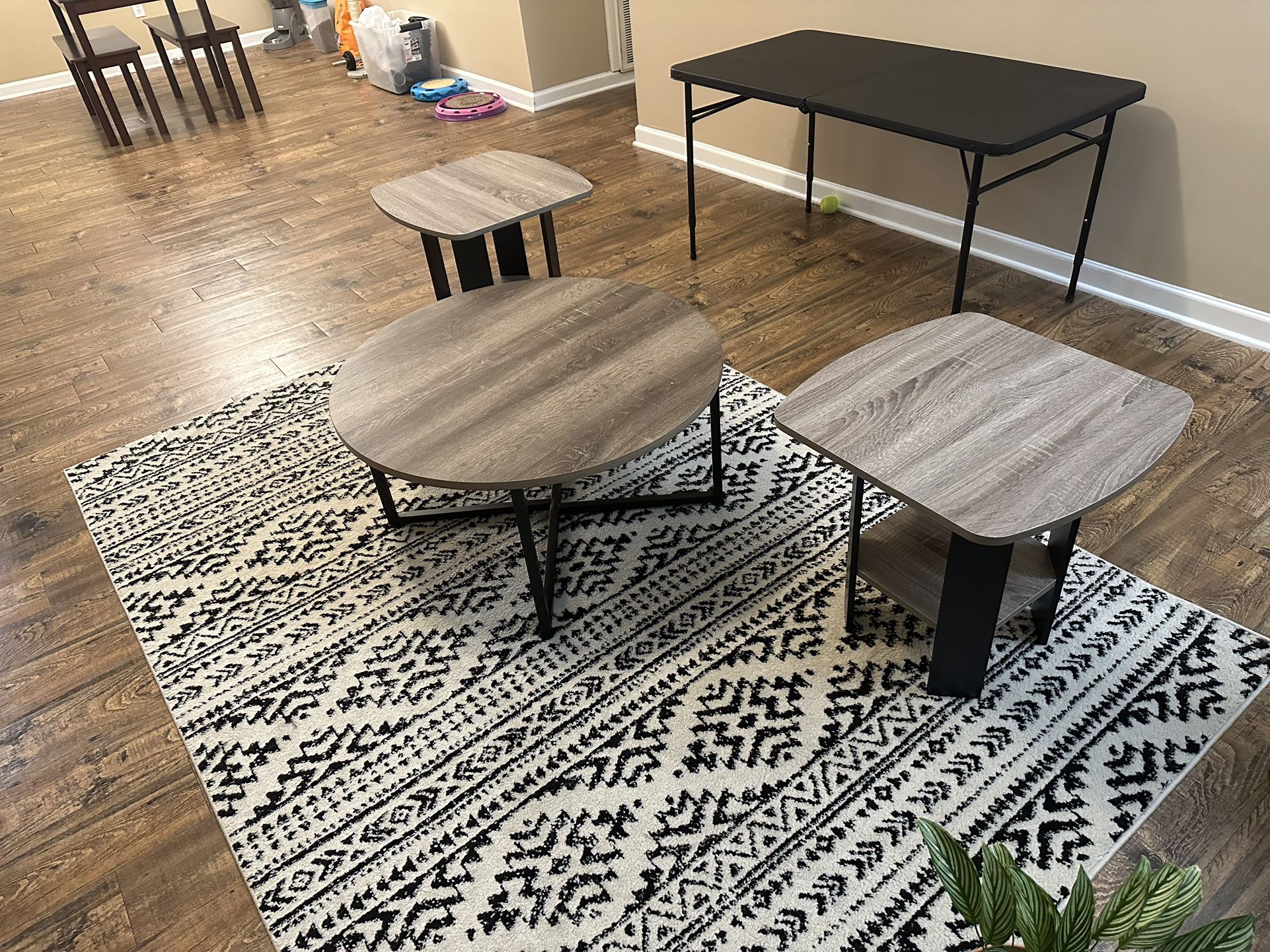 Coffee Table ($30) With Side Tables (20$)