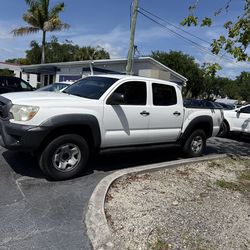 2014  Toyota Tacoma