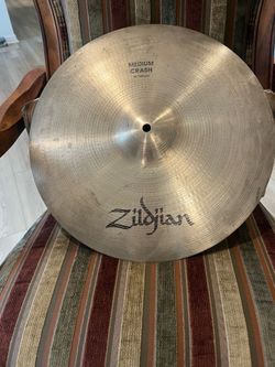 Zildjian 16” crash cymbal