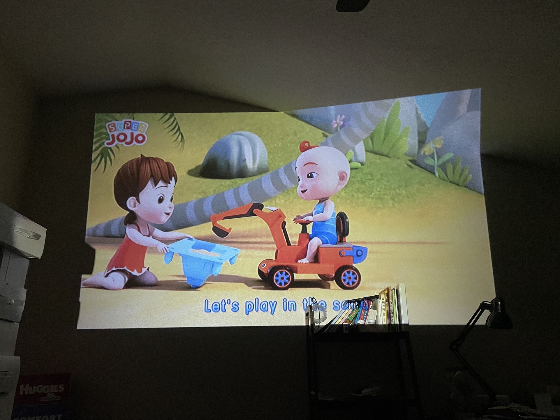 Projector 5500L&3800:1 Contrast Ratio , Up To 200” Display Screen . Support 1920*1080P Connect With PS4 , Fire TV Stick , DVD , Computer , TV Box