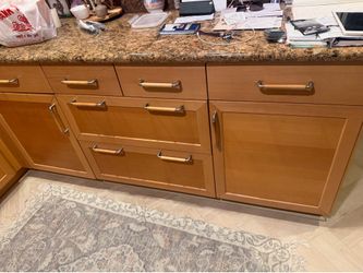 Kitchen cabinet