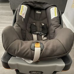 Chicco Car seat With Base 