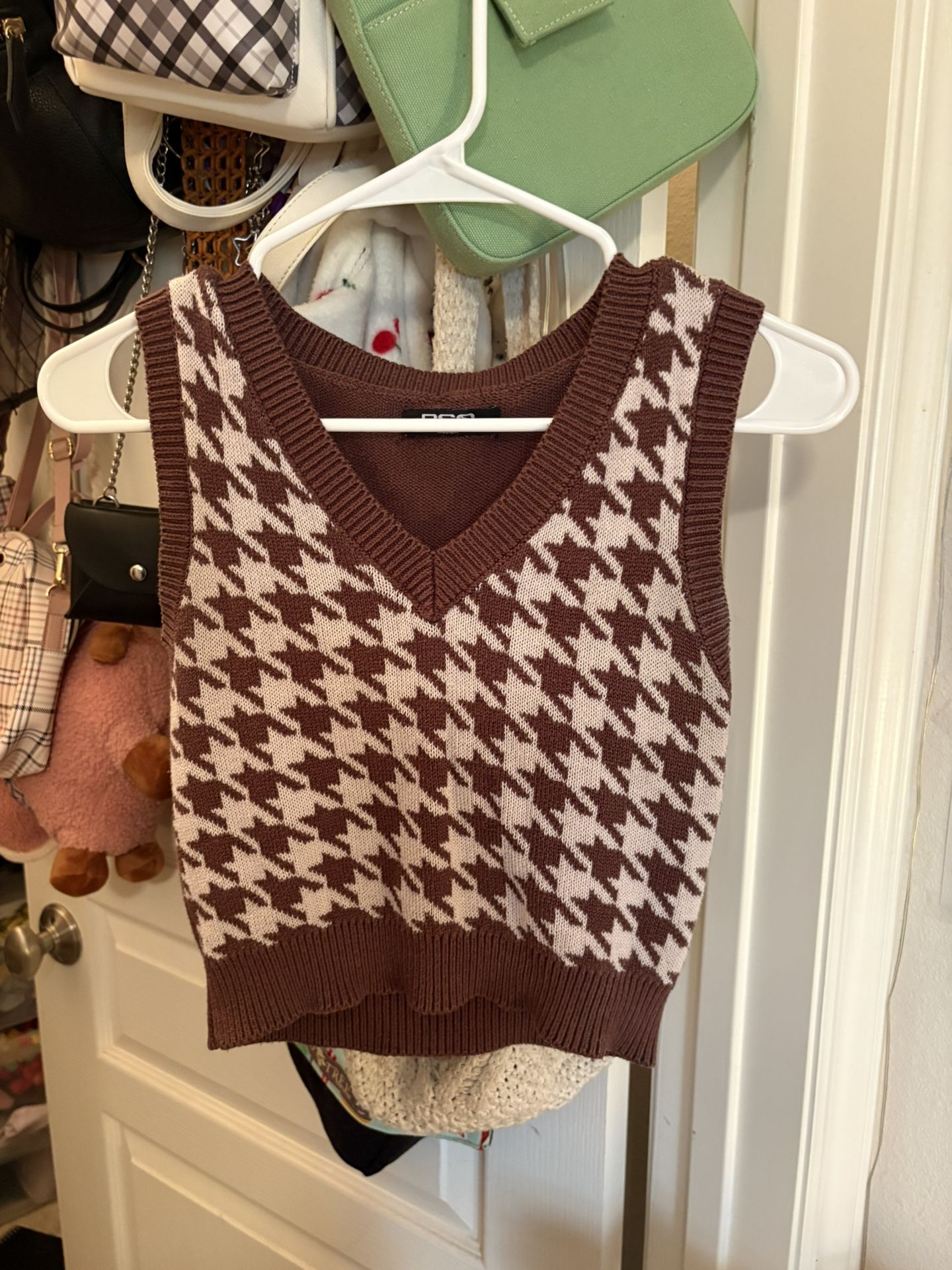 RSQ cropped sweater vest size Medium