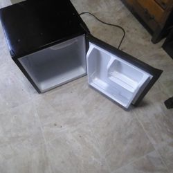Awsome Mini Fridge