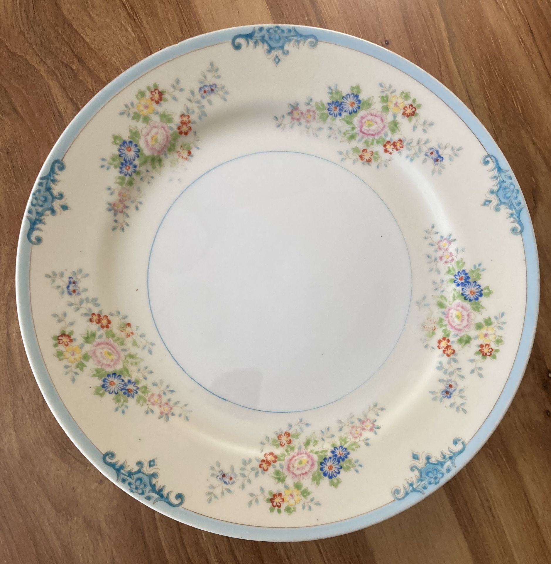 Vintage Set of 10 Gold Castle Fine China Plates