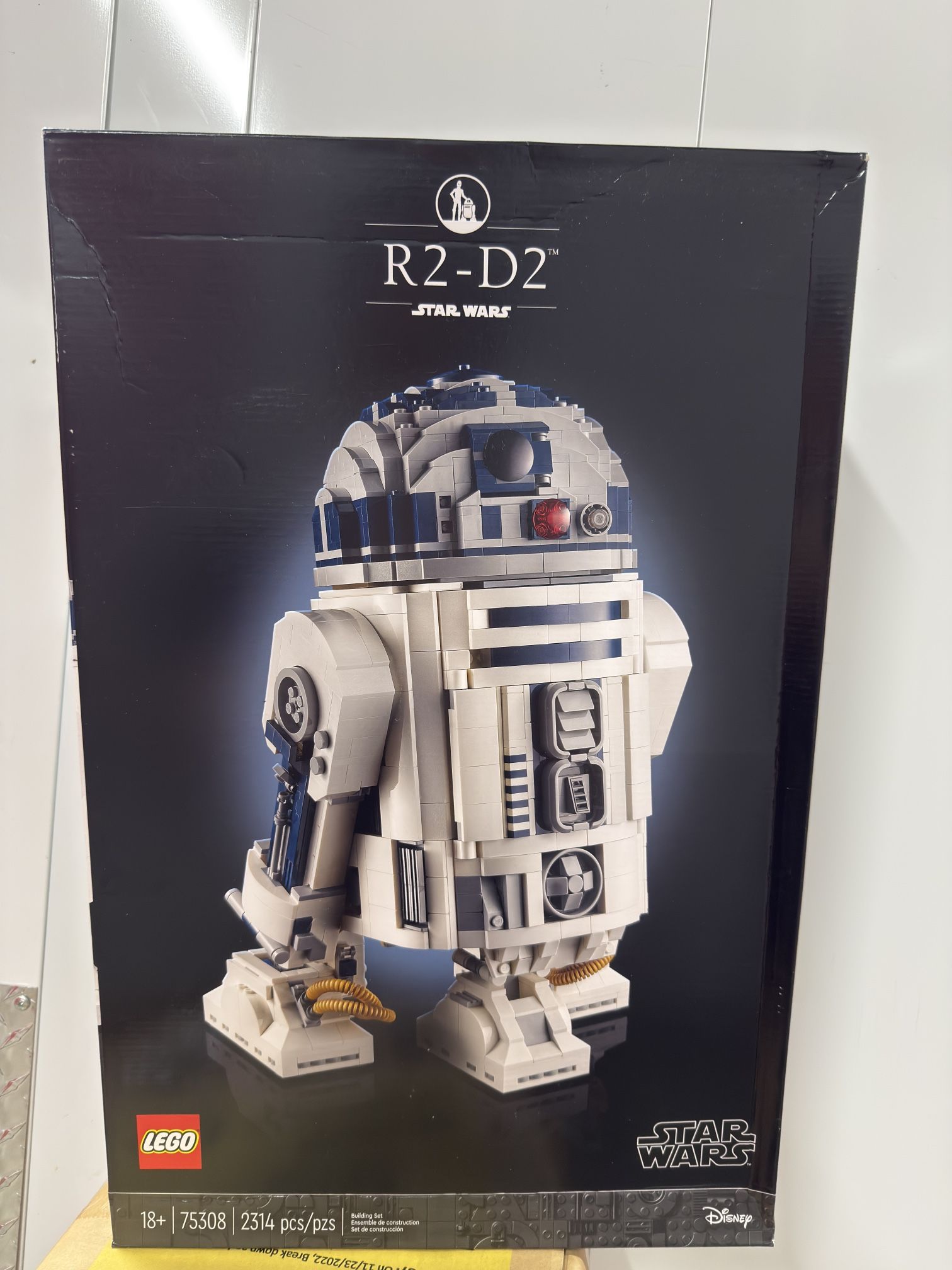 Lego Star Wars “R2-D2” 75308 (FACTORY SEALED)